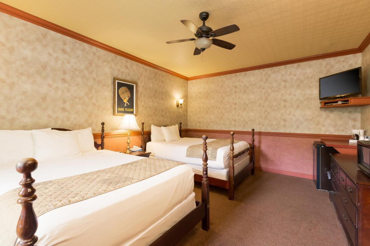 The Blue Heron Inn La Porte Bagian luar foto