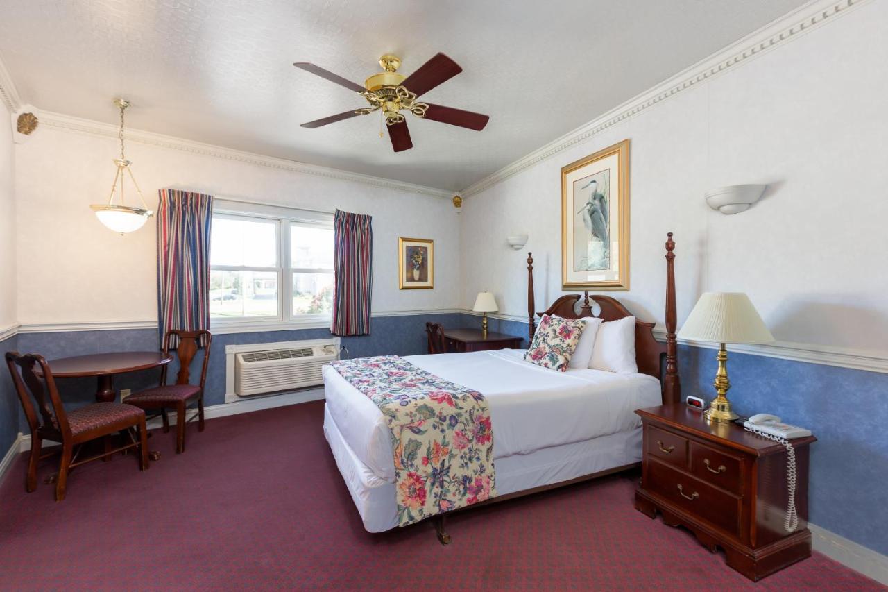 The Blue Heron Inn La Porte Bagian luar foto
